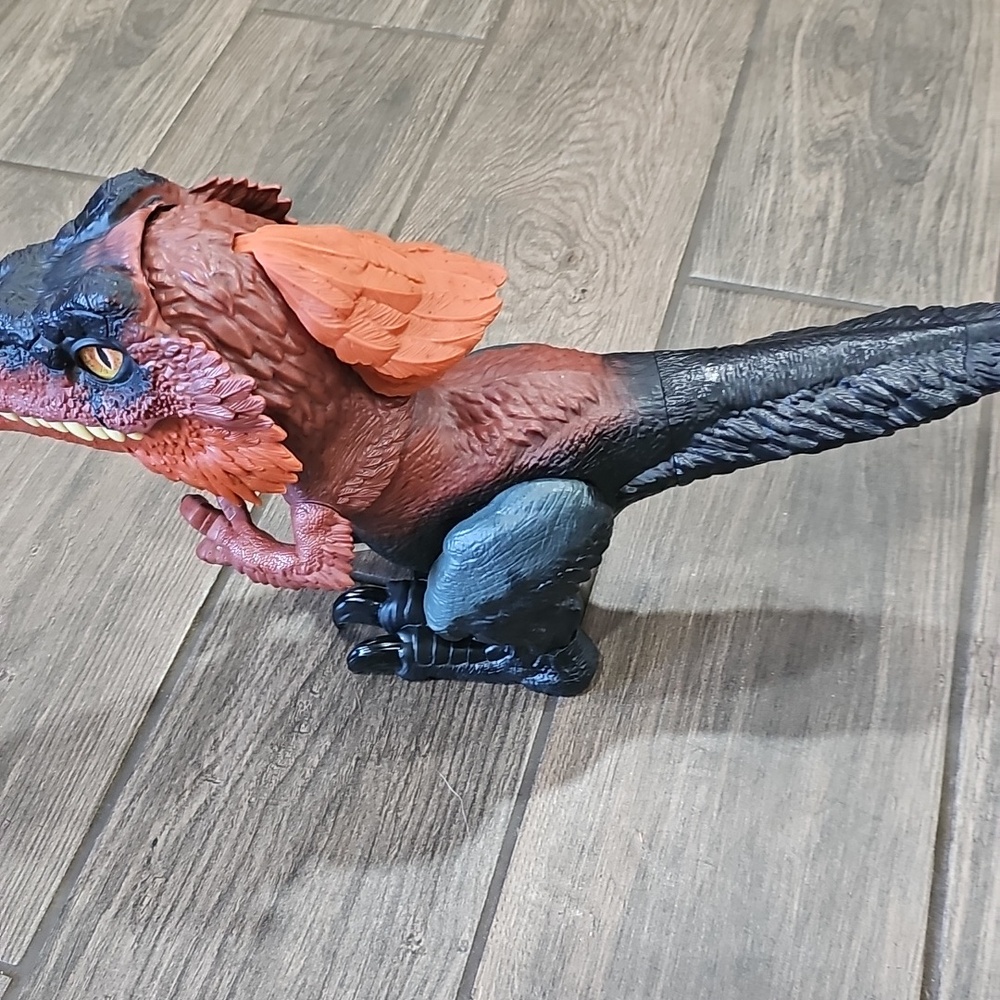 Jurrasic World Dominion  PYRORAPTOR Uncaged - Picture 2 of 9